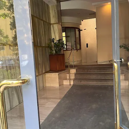 De Amicis דירה *